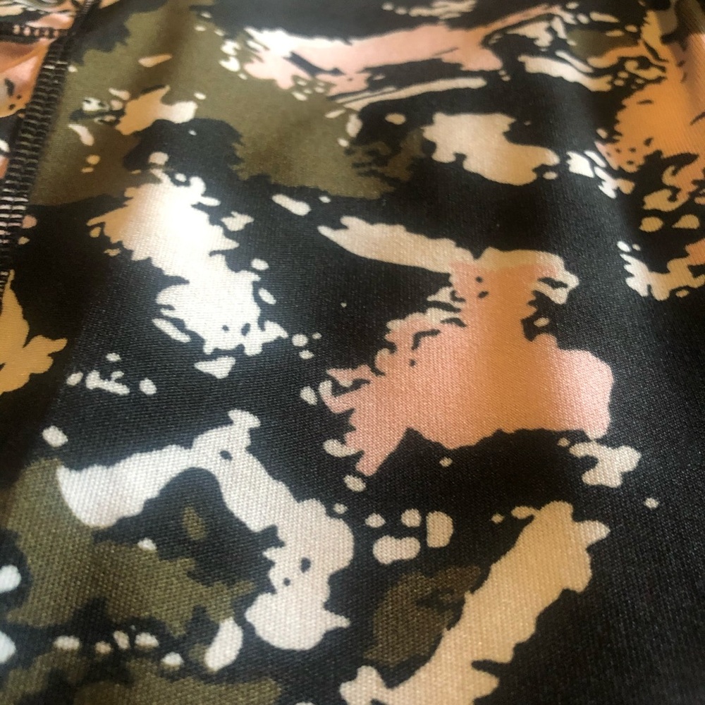 Pop Fit Leggings - Picture 2 of 3